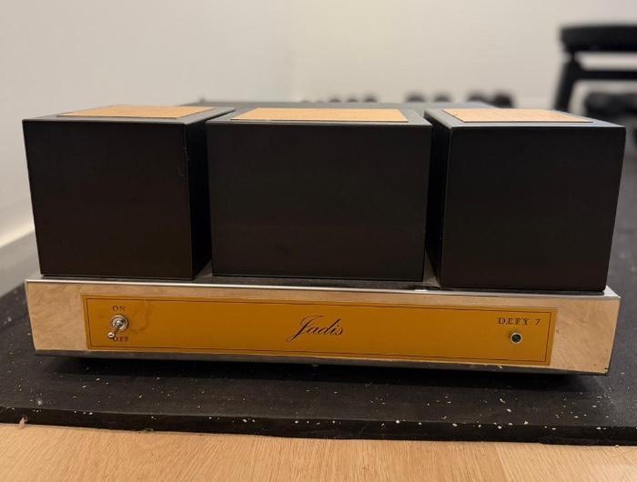 Jadis /  / Power Amplifiers